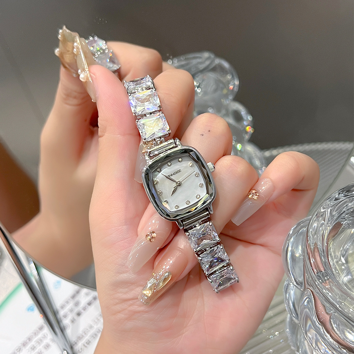 High Jewelry Watches - 2025 High-end Women Watch Diamond Light