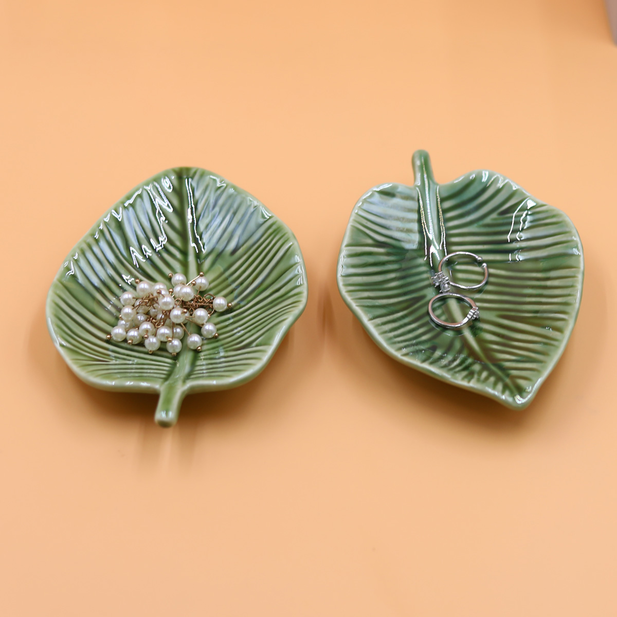 1Pcs Leaf-Shaped Jewelry Organ - Hoop Earrings recension och pris