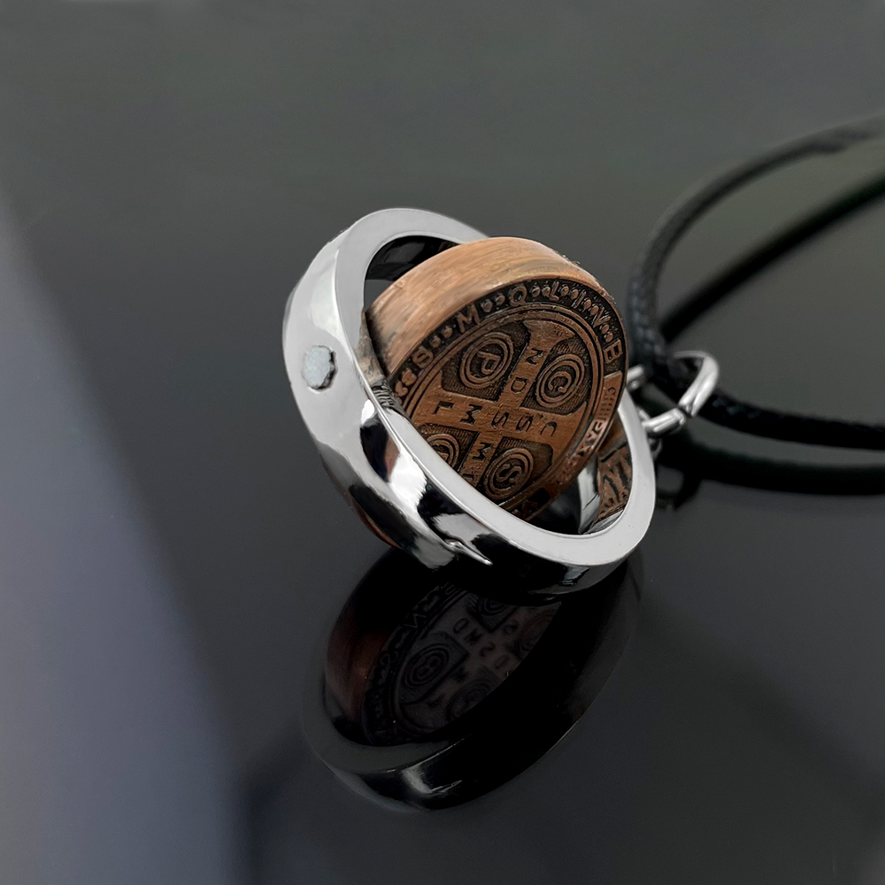 New St Benedict Medal Necklace - Jewelry & Watches Vitopoulos recension och pris