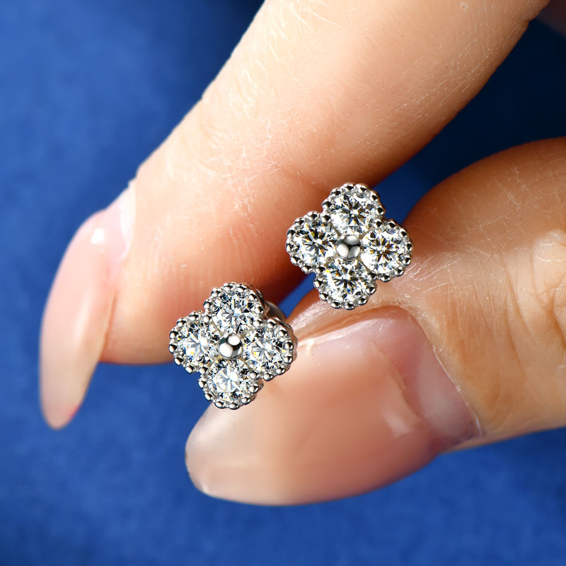 Moissanite Clover Flower Jewel - Diamond Stud Earrings recension och pris